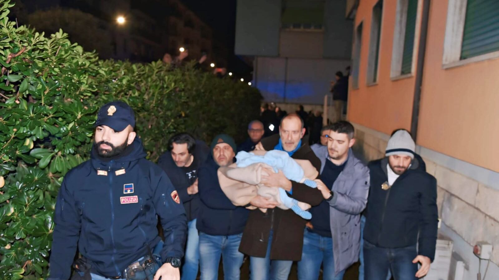 "C'era una festa in casa". L'inquientante dettaglio sulla neonata rapita a Cosenza