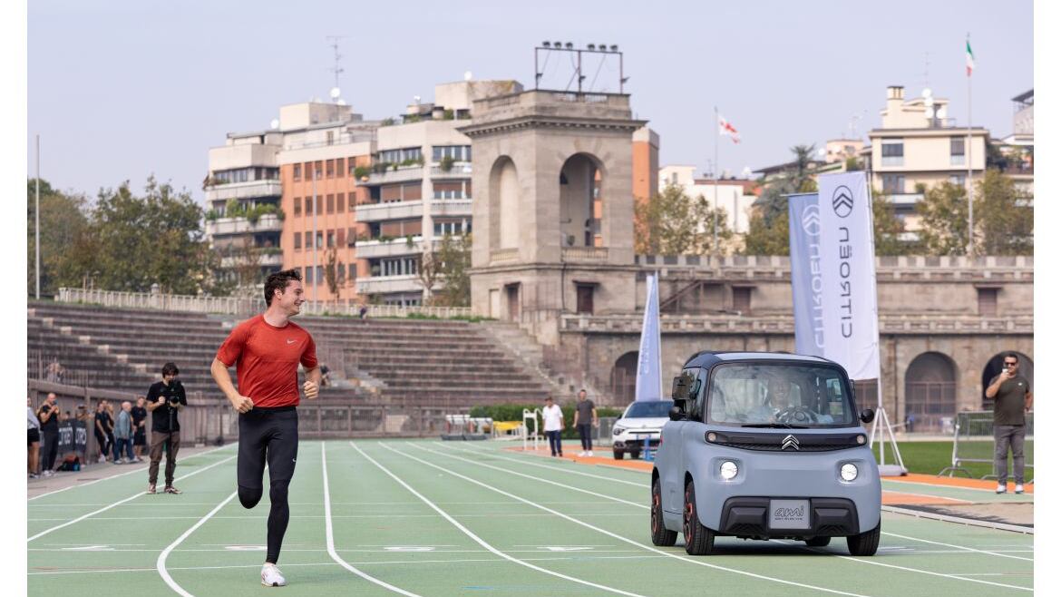Da 0 a 100 in pista: chi ha vinto la sfida tra Filippo Tortu e Citroen Ami