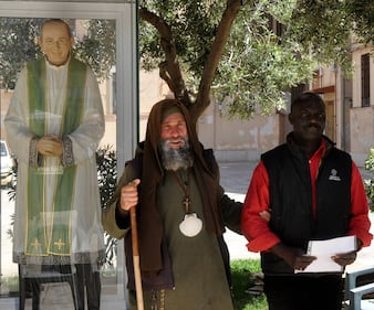 Da dieci anni in Italia, ma rischia l'espulsione. Il frate missionario Biagio Conte inizia il digiuno 6