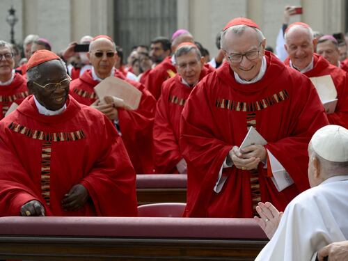 Al via un conclave senza fretta. Tutti i favoriti (dietro a Parolin)
