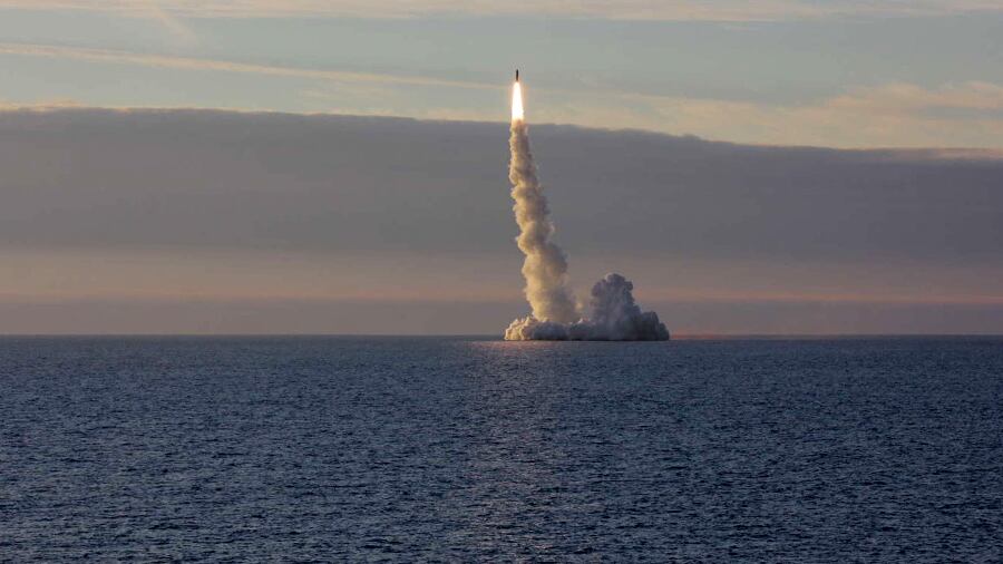 Russia, dopo 13 anni di test entra in servizio il missile balistico Bulava