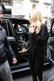 Michelle Hunziker e Aurora Ramazzotti come sorelle alla sfilata Trussardi 11