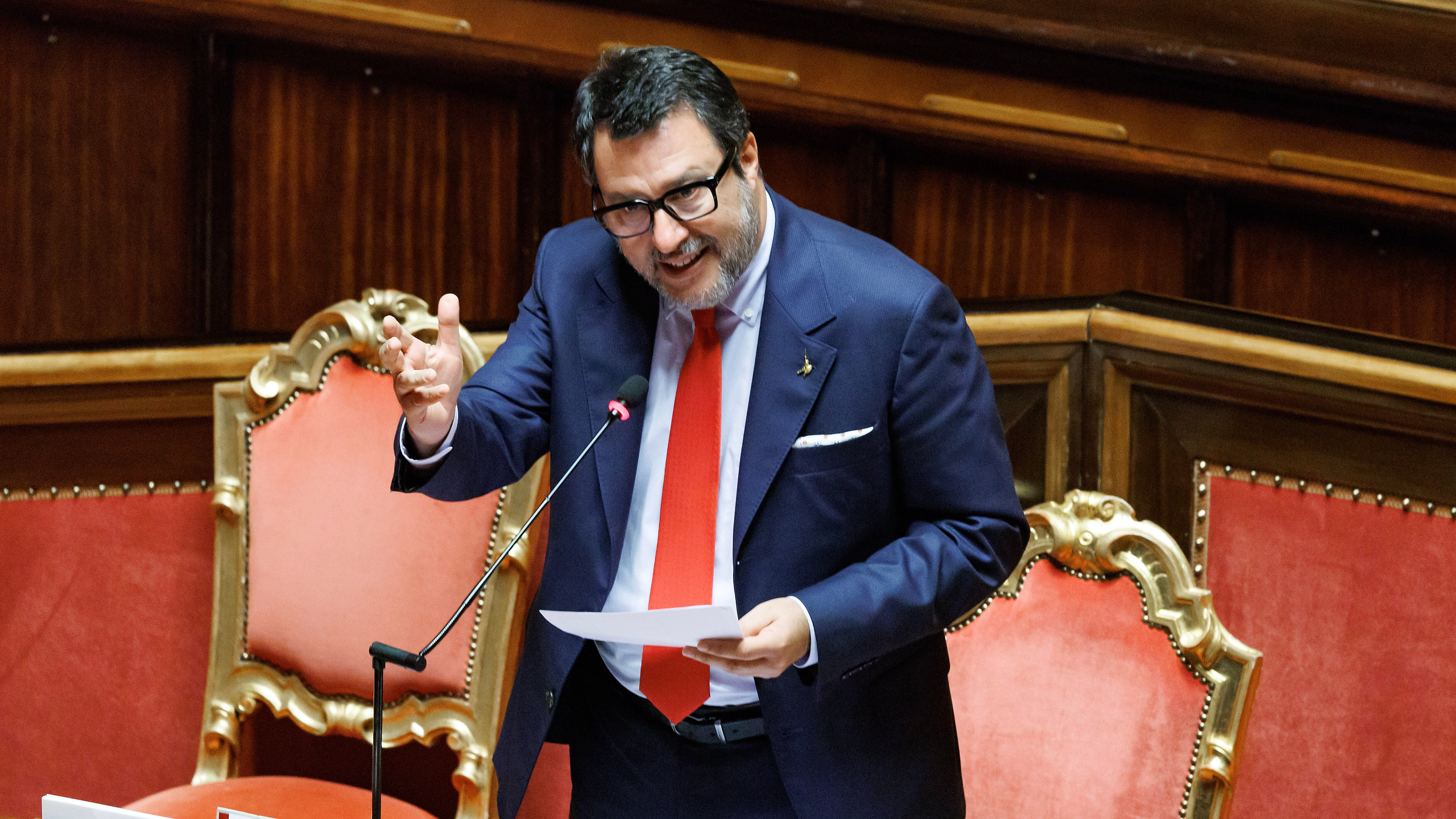 La sinistra usa il caos voli per aggredire Salvini