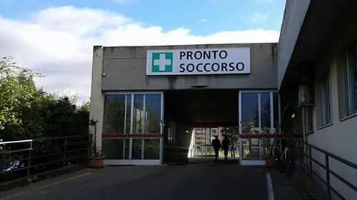Terrore al pronto soccorso: infermiere ferito dal marito di una paziente