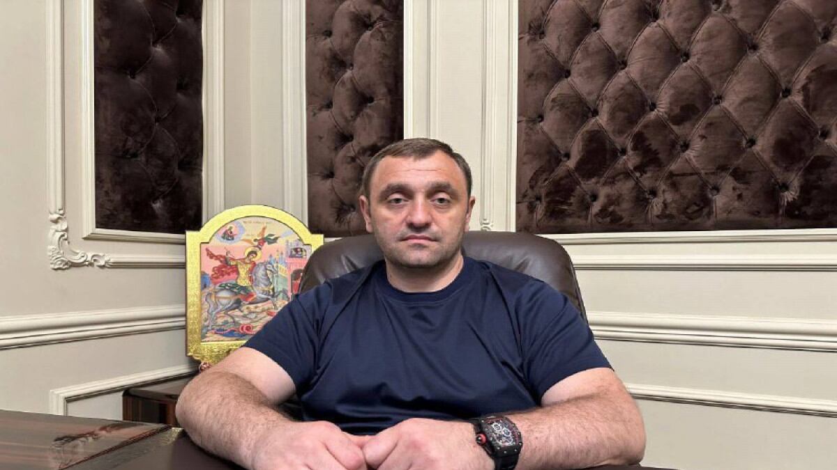 Il comandante Sargsyan col battaglione ArBat dal Donbass al Kursk