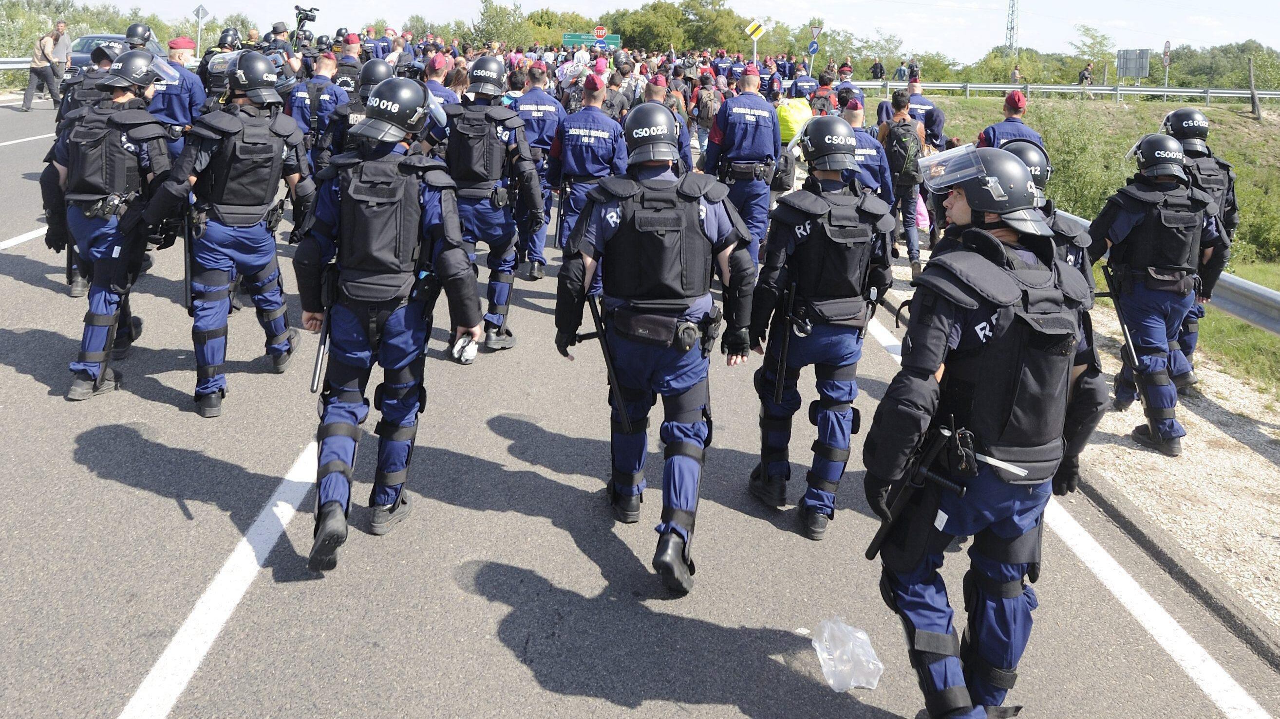 Migranti, Budapest prepara l'esercito per ruolo di guardia al confine