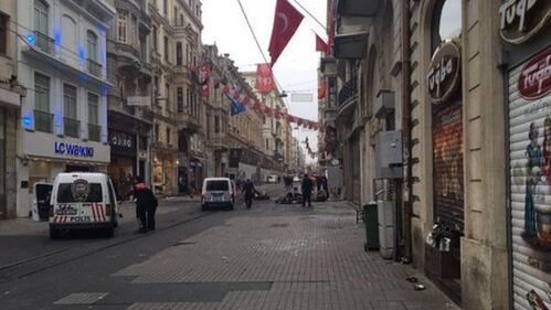 Le immagini dell'esplosione a Istanbul 11