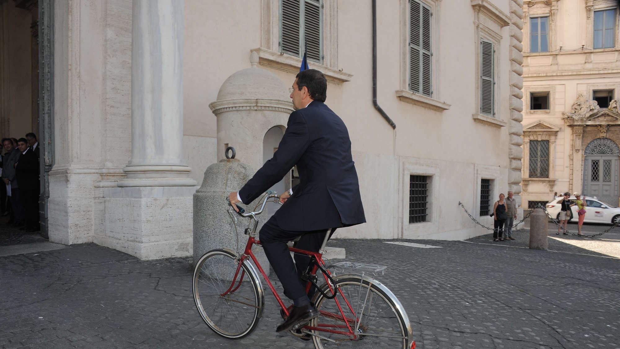 Marino in bici, maglia rossa di narcisismo