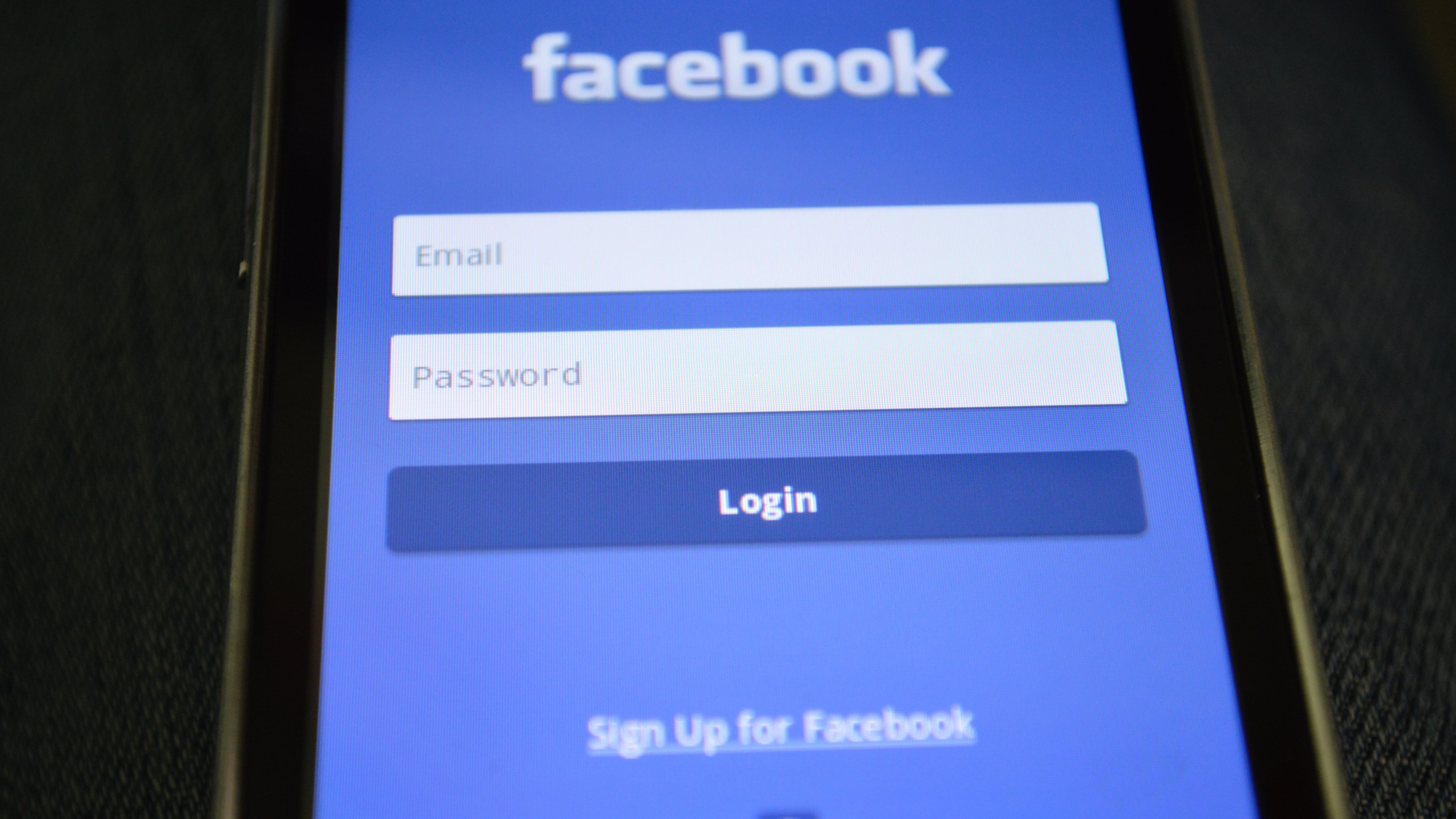 La svolta di Zuckerberg: "Il futuro è nel privato". Cambia Facebook e Messenger
