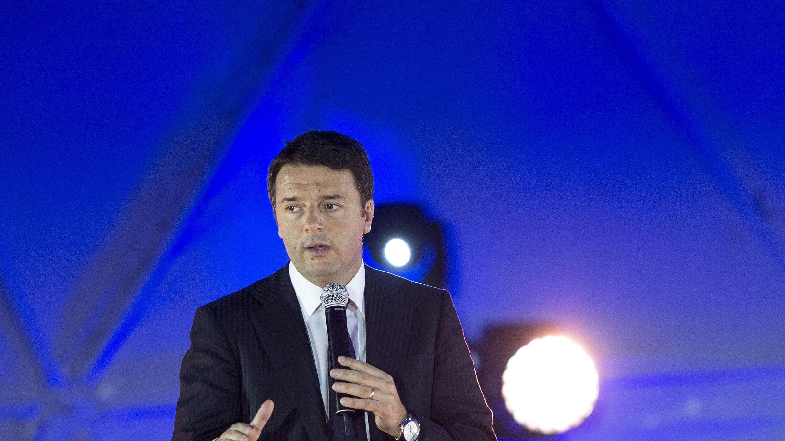 Renzi asfalta pure Alfano: "Una legge sulle coppie gay"