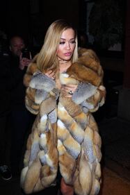 Rita Ora nuda per Natale 26