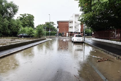 Maltempo, a Milano esonda il Seveso 11