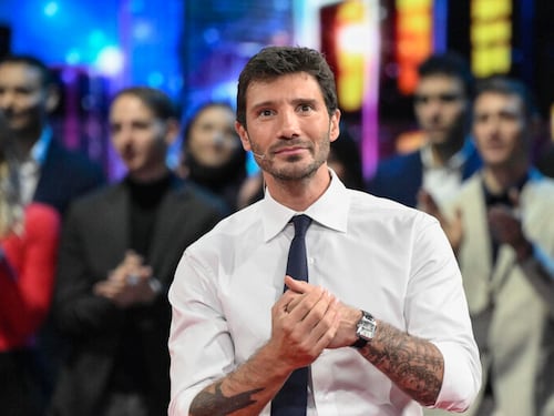 Caso De Martino, spunta un retroscena sul video: ecco chi ha avvisato lo showman