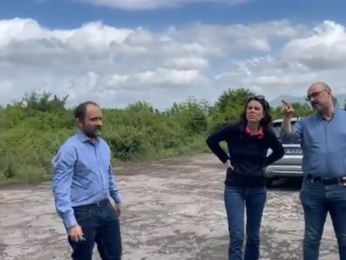 "Qui sorgerà un lager". Blitz dei deputati dem in Albania