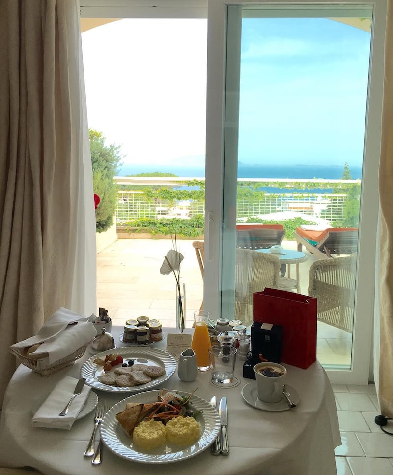 Claudia Galanti: tutte le foto "incriminate" della vacanza a Capri 8