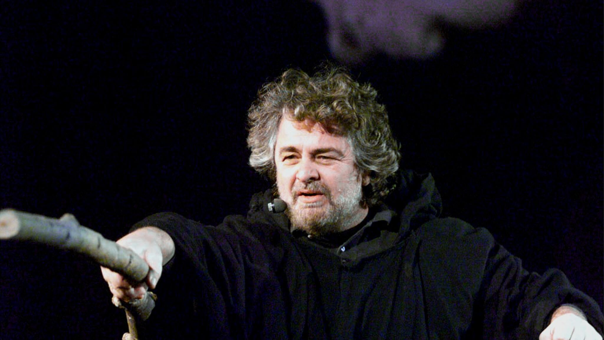 Grillo torna a fare il comico. Ma il suo MoVimento è da tragedia