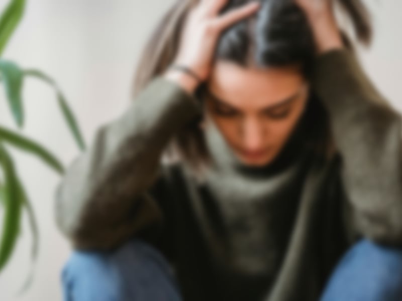 Violenta una 13enne e un’altra donna a Torino, ma il giudice lo libera: “È dispiaciuto”