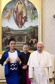 Papa Francesco riceve in Vaticano la sceicca del Qatar 19