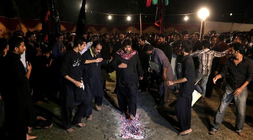 Gli sciiti del Pakistan commemorano l'Ashura 1
