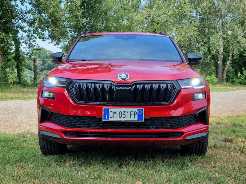 Skoda Karoq 2023: la gallery del nuovo crossover compatto 4