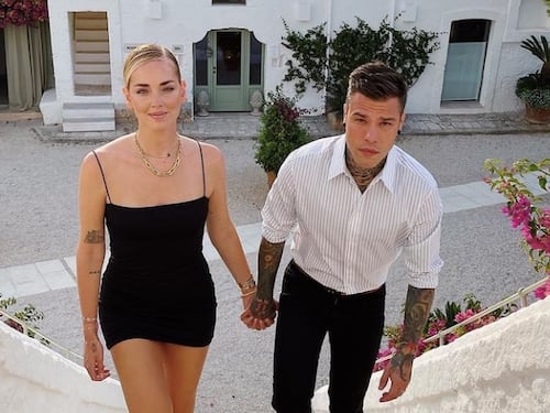 Fedez-imprenditore lancia una linea di zaini: "Si pagano a rate"