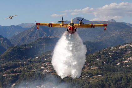 Francia, incendio in Costa Azzurra 10