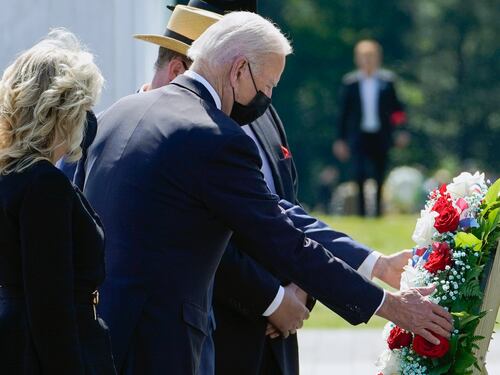 L'America piange vittime ed eroi. Biden: "Solo uniti si vince la paura"