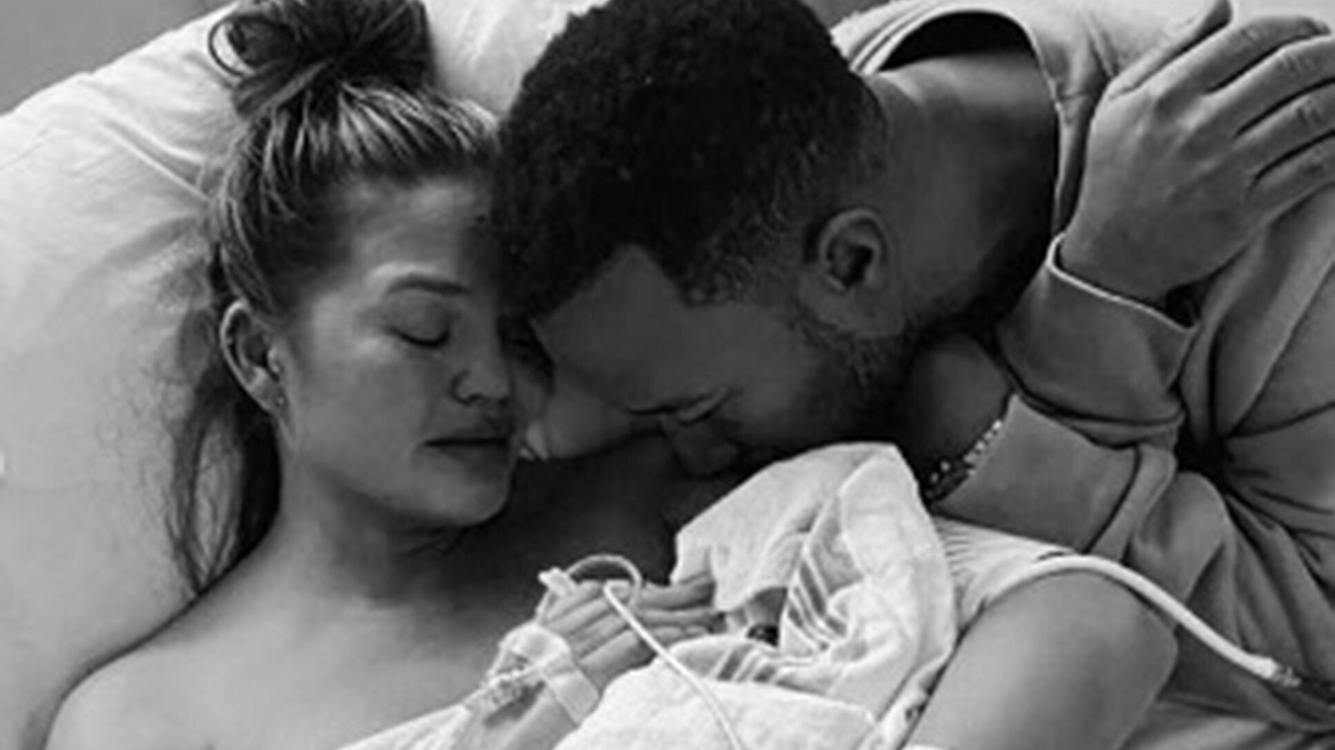 "Portiamo con noi le sue ceneri". Il dramma senza fine di John Legend