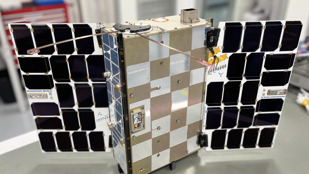 Lanciato il satellite fattorino Iperdrone.0, successo per la sonda italiana