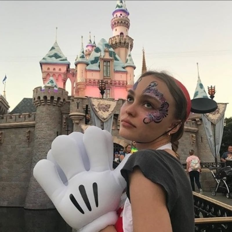 Lily-Rose Depp, sexy modella e attrice figlia d'arte 2