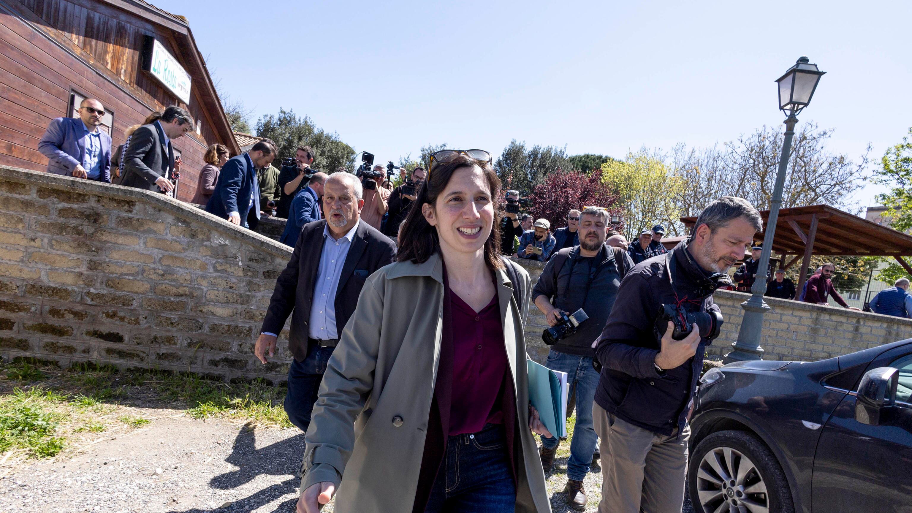 La scampagnata del Pd finisce in un vicolo cieco. "Riforme? No al dialogo"