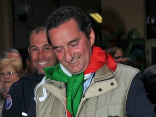 Sindaco capovolge foto di Mattarella e viene accusato di vilipendio