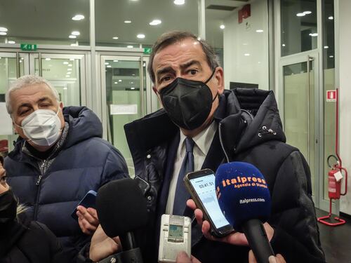 La città è fuori controllo ma Sala minaccia la Regione