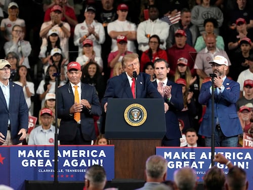 “Il Pacifico dovrebbe diventare Oceano America”: la nuova provocazione di Trump