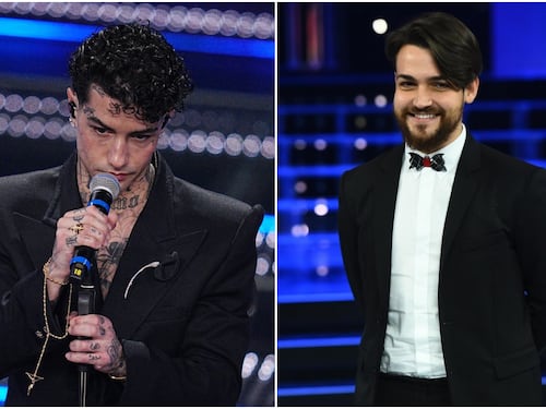 "Non sa cantare", "Io almeno lavoro". Volano stracci tra Tony Effe e Valerio Scanu. E Striscia interviene