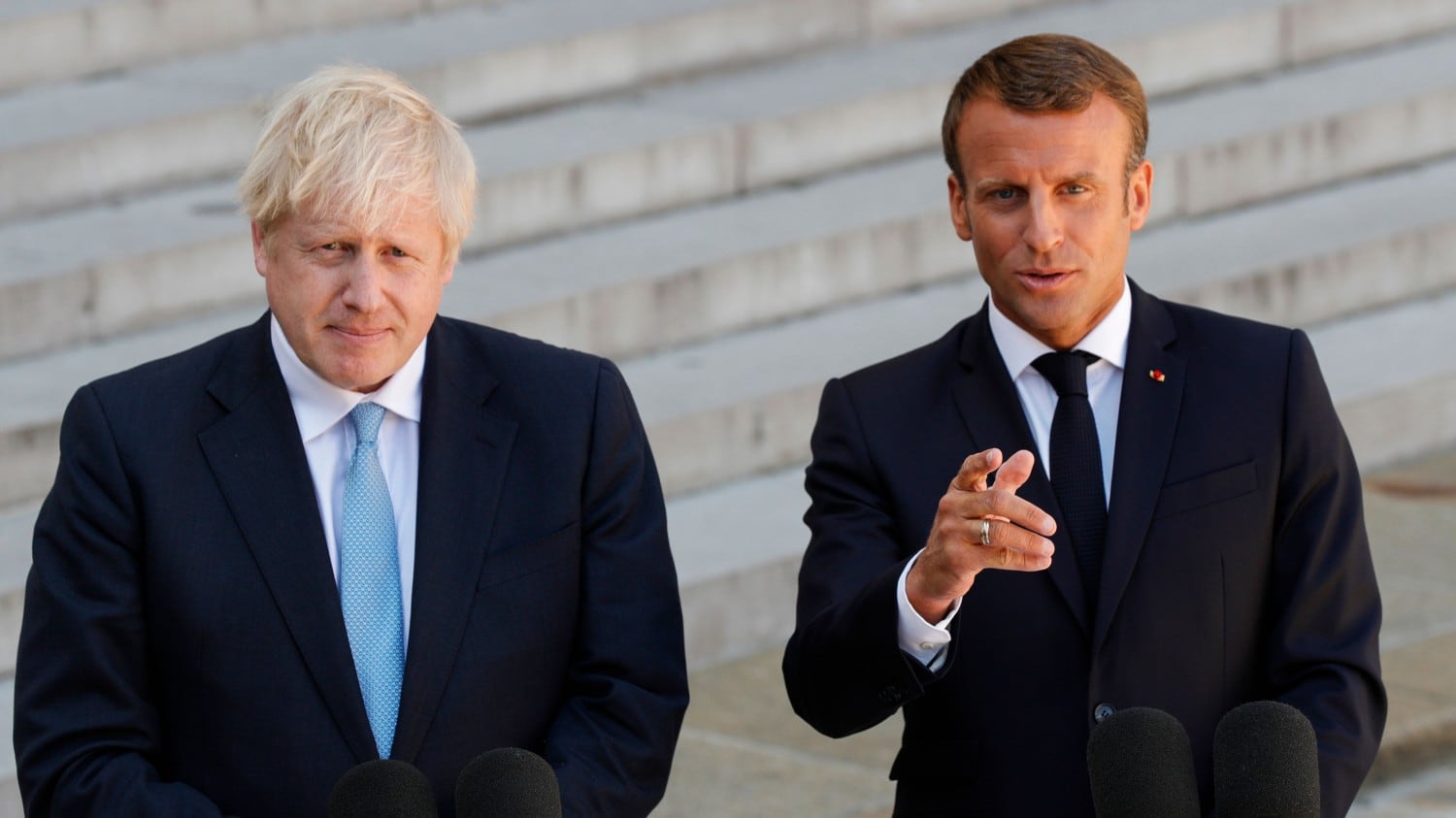 Johnson-Macron, partita a poker sulla Brexit. Parigi: "La soluzione deve venire da Londra"