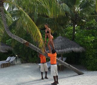 Irina Shayk: audace lato B su Instagram 8