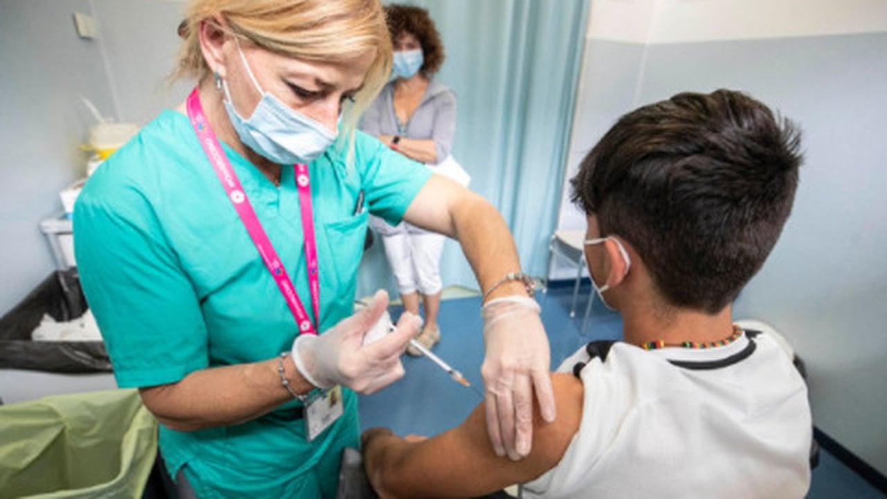 Pass, guariti e sicurezza. Tutti i nodi da sciogliere sul vaccino dei bambini