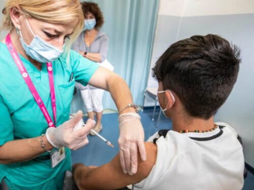 Pass, guariti e sicurezza. Tutti i nodi da sciogliere sul vaccino dei bambini