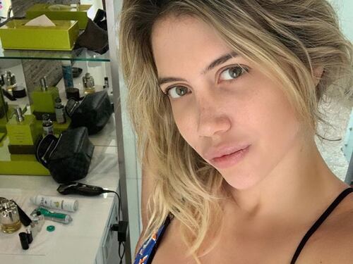 Wanda Nara è hot in perizoma