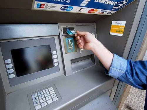 "La tastiera dei bancomat sono un nido di germi. Così si trasmette l'influenza"