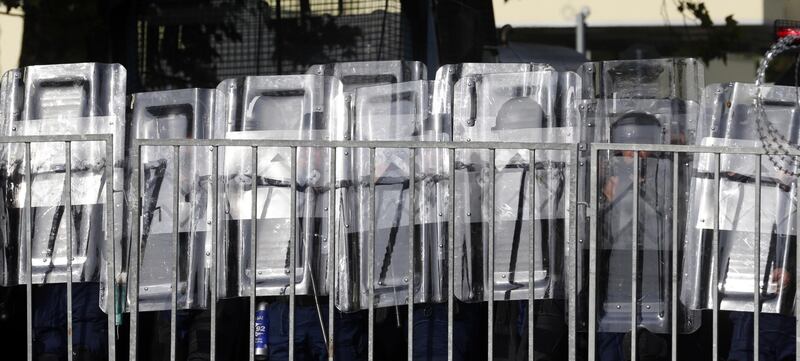 Scontri con i migranti al confine ungherese 5