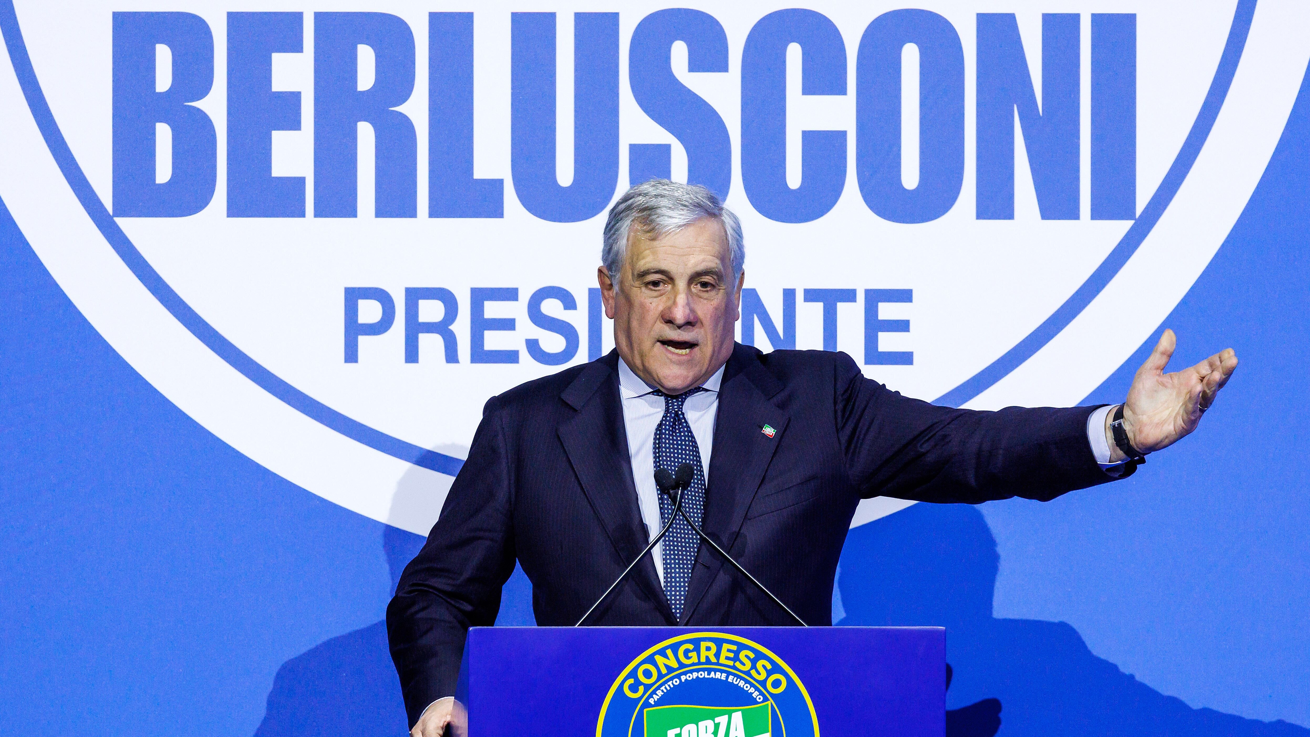 Tajani ha scelto: "Mi candido. Fi farà un regalo a Silvio"