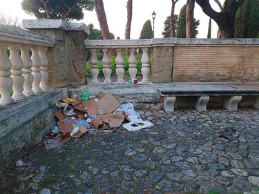 Colle Oppio, degrado e favelas nel parco archeologico 2