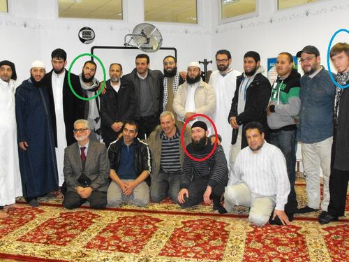 Quelle foto assieme ai jihadisti dell'imam che attacca Salvini