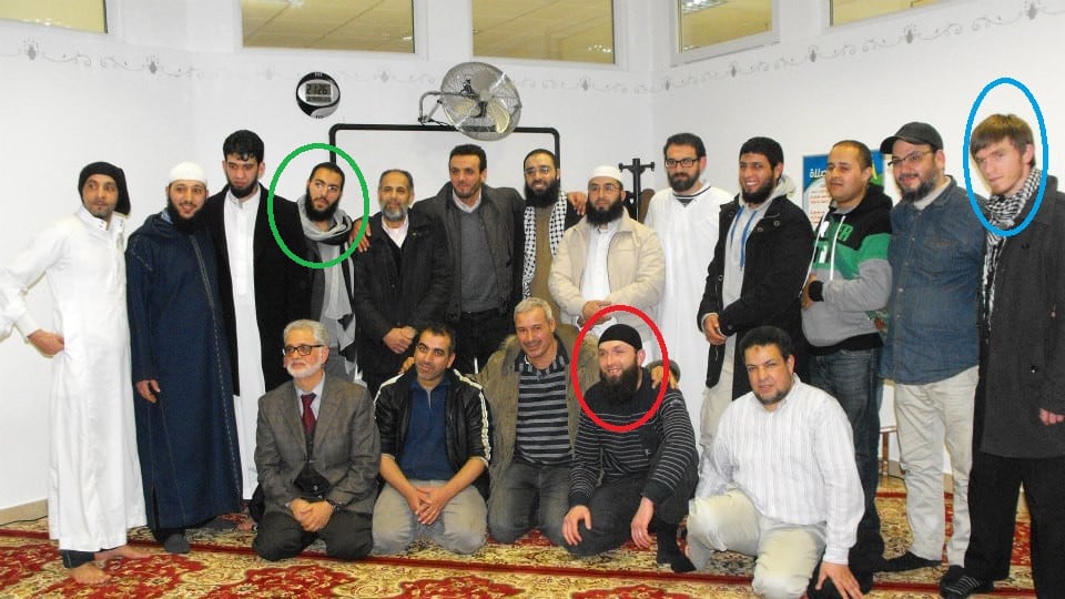 Quelle foto assieme ai jihadisti dell'imam che attacca Salvini