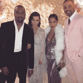 Kim Kardashian e sorelle festeggiano i 60 anni della mamma 9