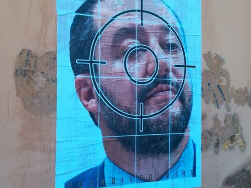 Salvini in manifesto al centro di mirino, l’odio del Cua: “Assassino”