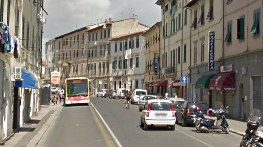 Straniero evade dai domiciliari poi ferisce un agente