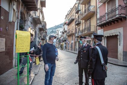 Controlli a tappeto, come si combattono contagio e furbetti 6